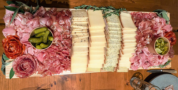 planche-apero-raclette-charcuterie